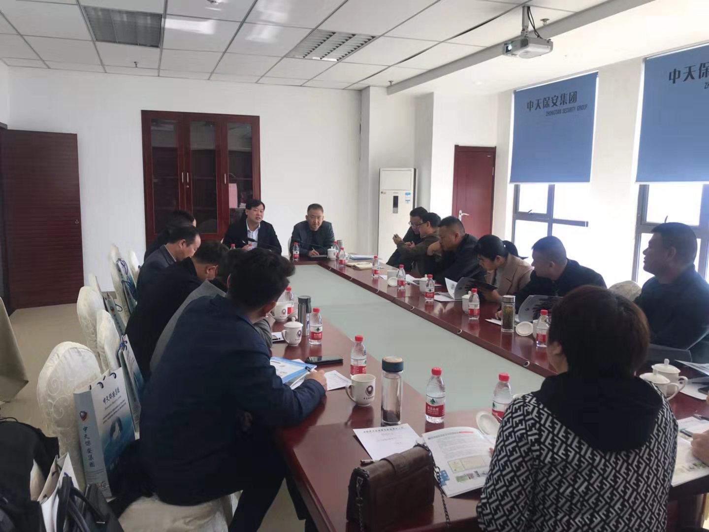 領(lǐng)導(dǎo)交流探討 領(lǐng)導(dǎo)交流探討